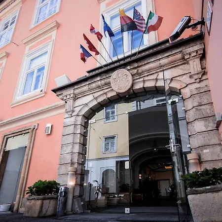 Szálloda Boutique Dom - & 4*