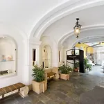 מלון Boutique Dom - & 4*